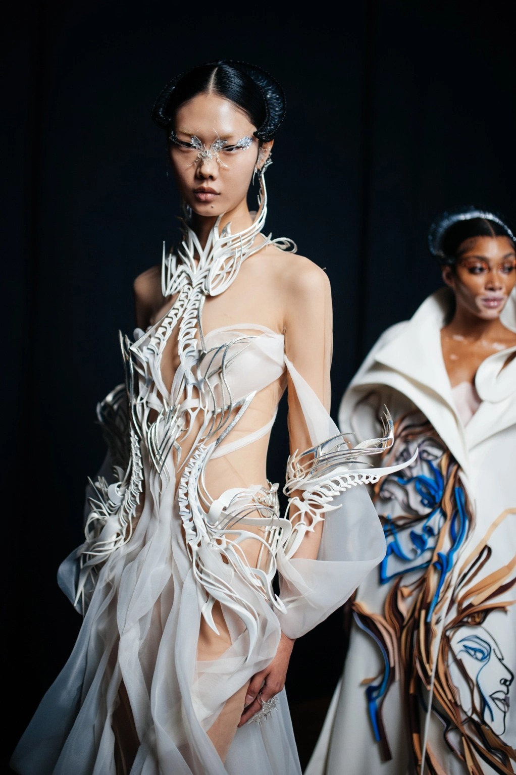 kỹ thuật in 3D Iris van Herpen Couture Fall 2022