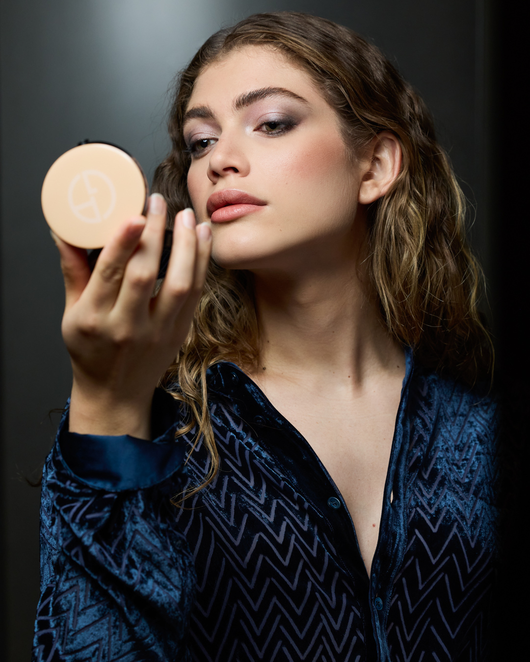 Trang điểm Thu – Đông 2022: Những mảng màu mosaic rực rỡ trang diem instagram armanibeauty - Trang điểm Thu – Đông 2022: Những mảng màu mosaic rực rỡ