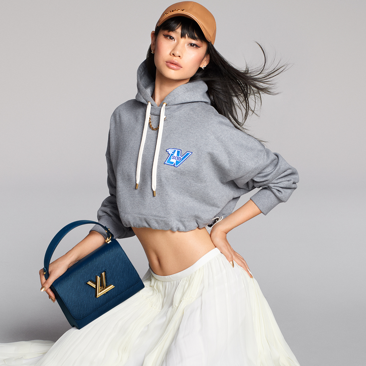 dai su toan cau louis vuitton bien hoa phong cach casual chic - Jung Ho Yeon mách bạn 6 cách “F5” phong cách casual chic từ các món đồ cơ bản