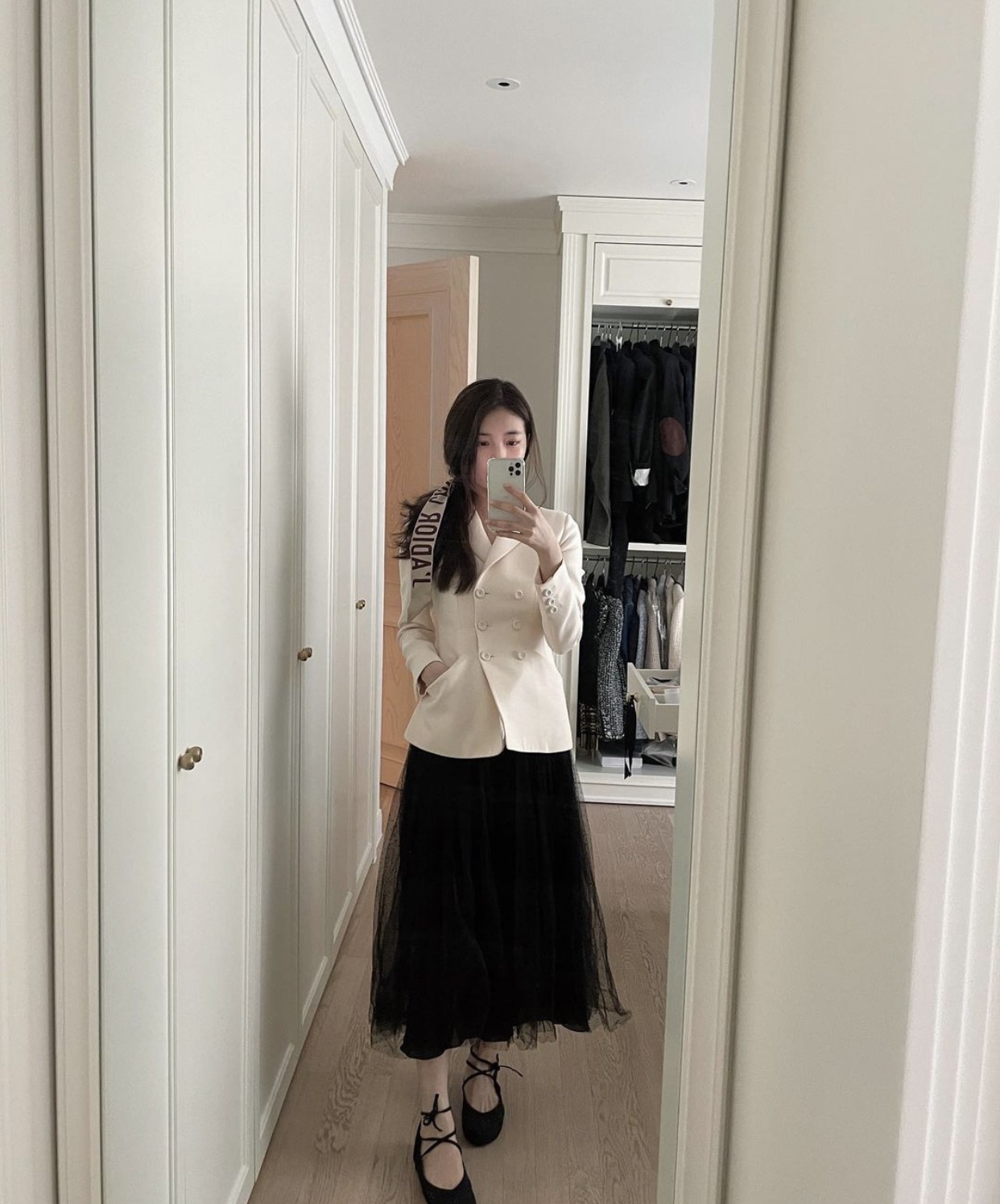 Khám phá tủ đồ của 11 “Thiên Bình phù phiếm” sành mặc nhất làng mốt suzy thoi trang - Khám phá tủ đồ của 11 “Thiên Bình phù phiếm” sành mặc nhất làng mốt