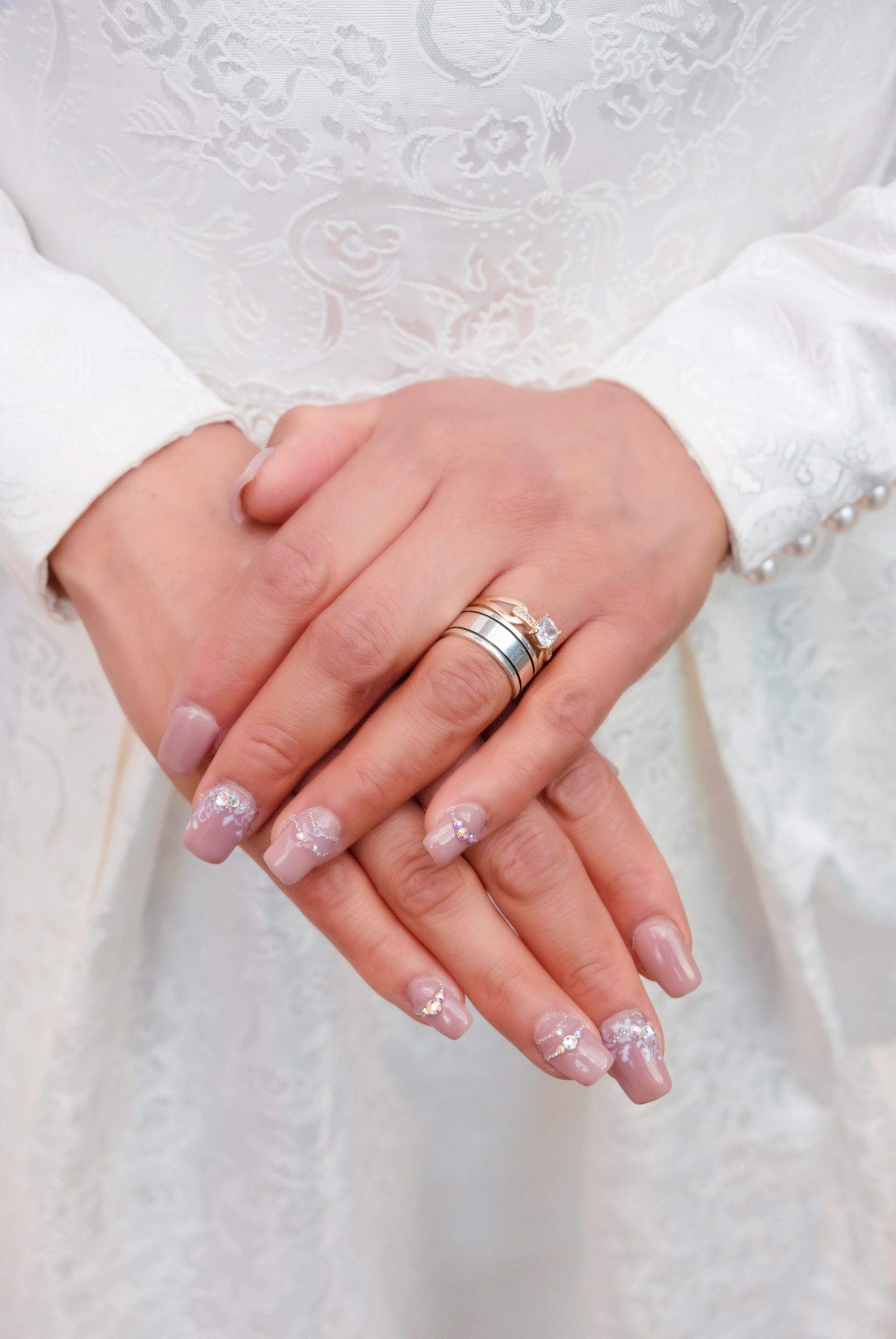 Các mẫu nail đẹp cho cô dâu mang phong cách thanh lịch