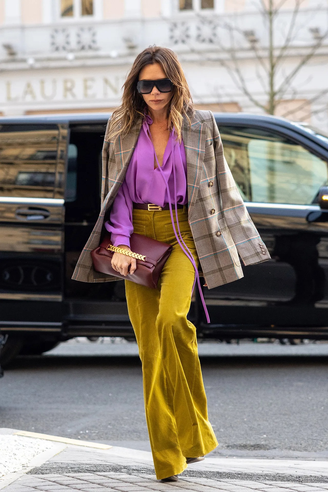 túi xách clutch của victoria beckham