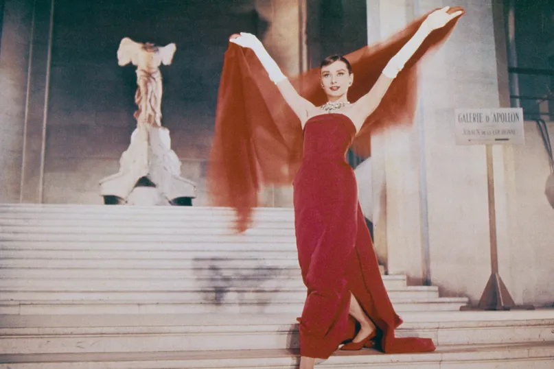 Váy đỏ Audrey Hepburn trong Funny Face