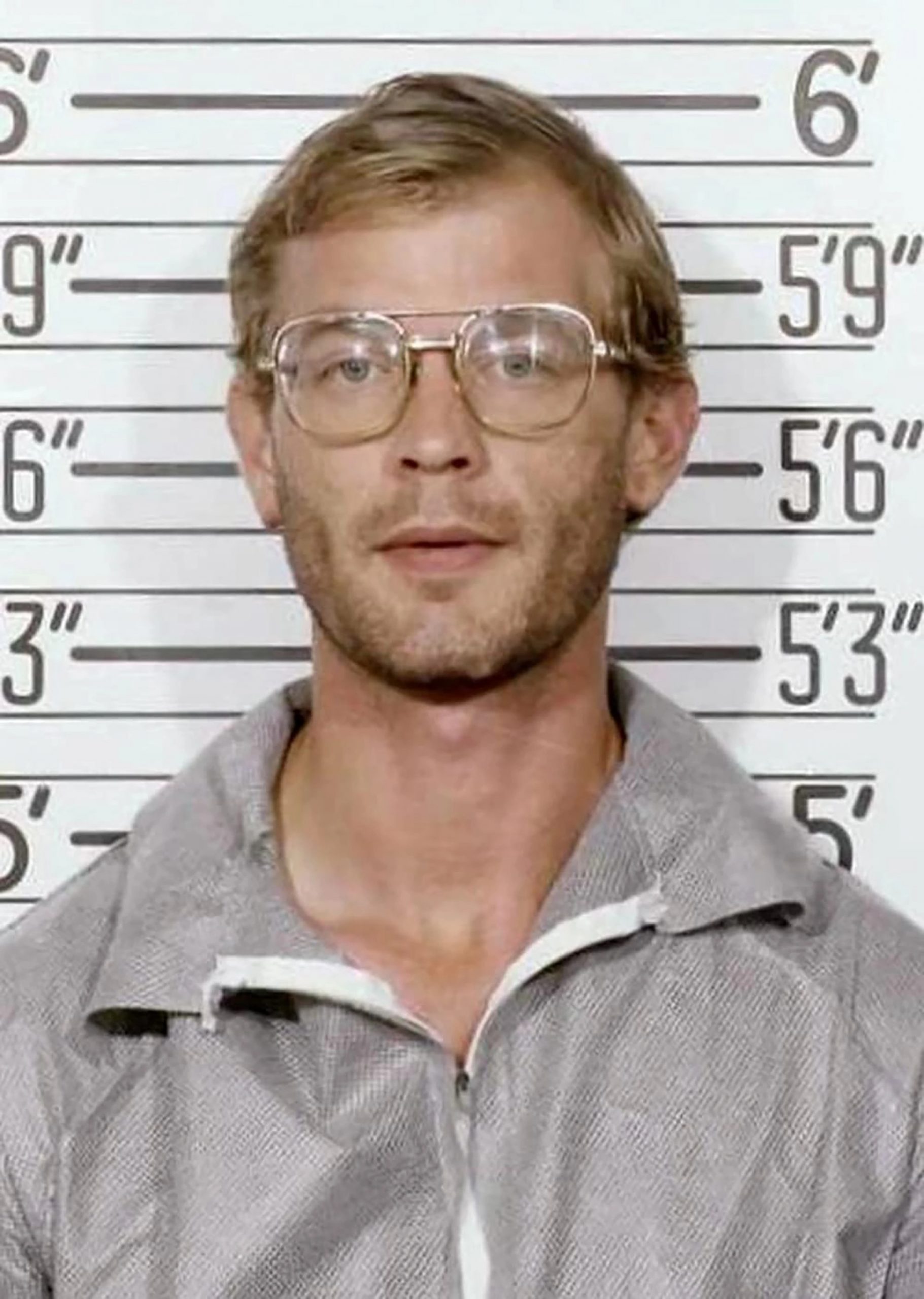 Ảnh chụp Jeffrey Dahmer ngoài đời thực