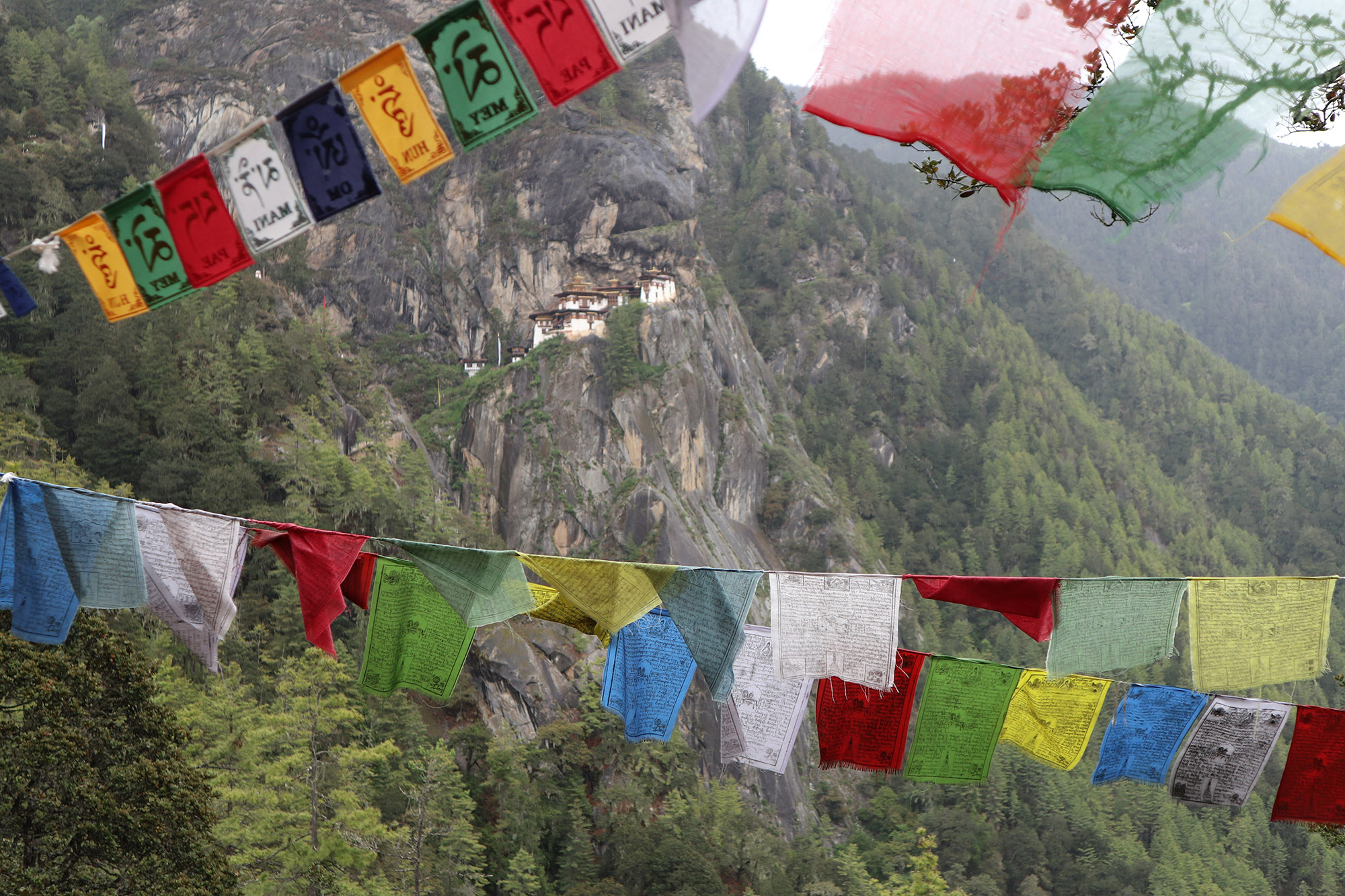 bhutan ngọn núi linh thiêng bhutan ngọn núi linh thiêng