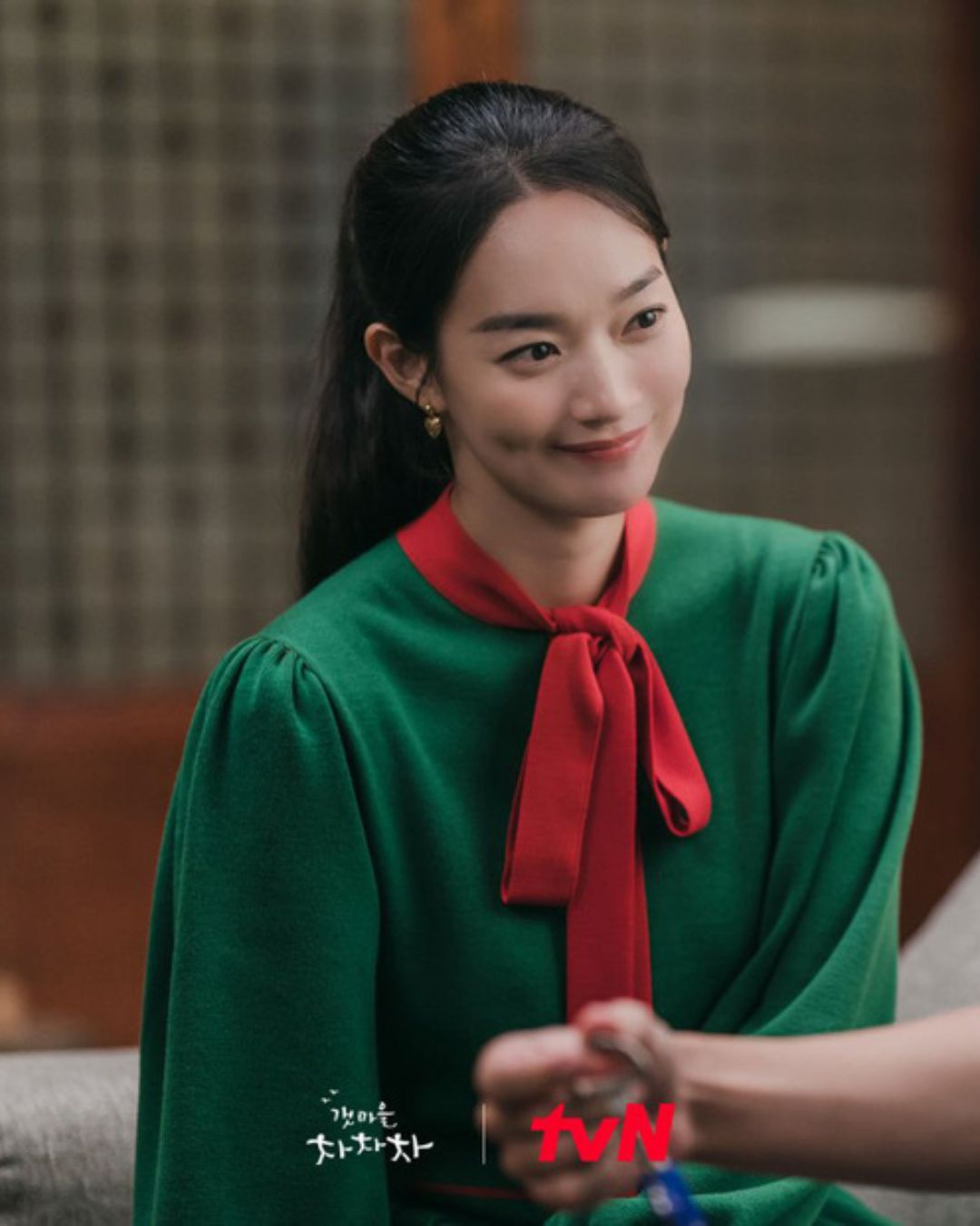 shin min ah trong đầm xanh gucci