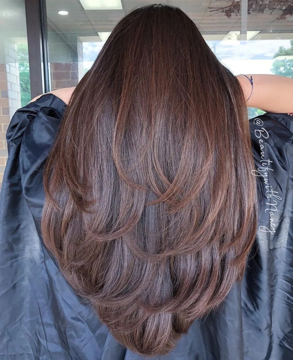 tóc layer nữ v-shape