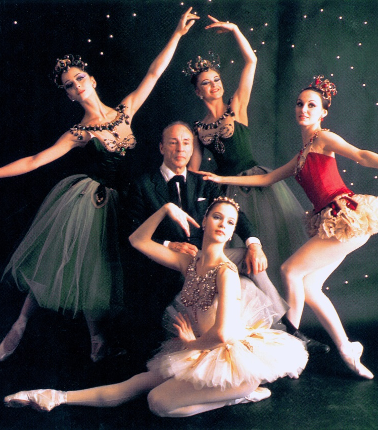 George Balanchine và các diễn viên múa trong vở ballet Jewels