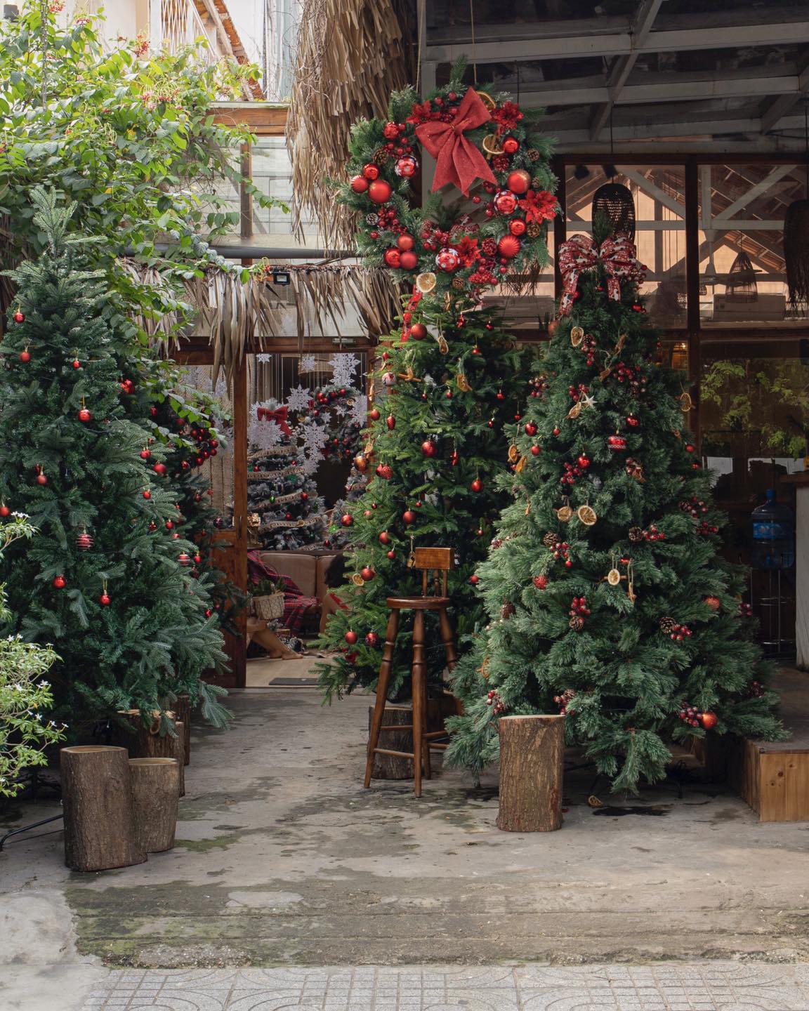 quán cà phê trang trí giáng sinh đẹp