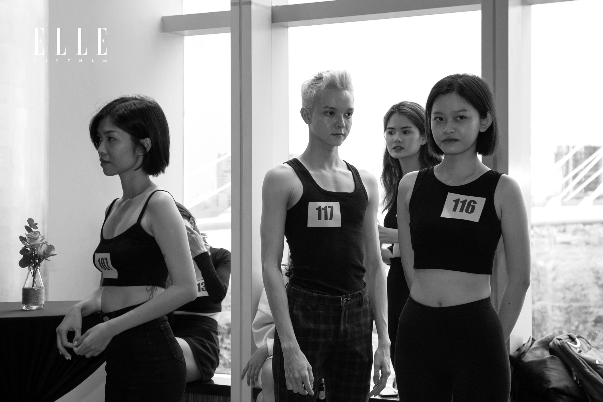các người mẫu trẻ trong buổi Casting người mẫu trong ELLE Fashion Show 2022
