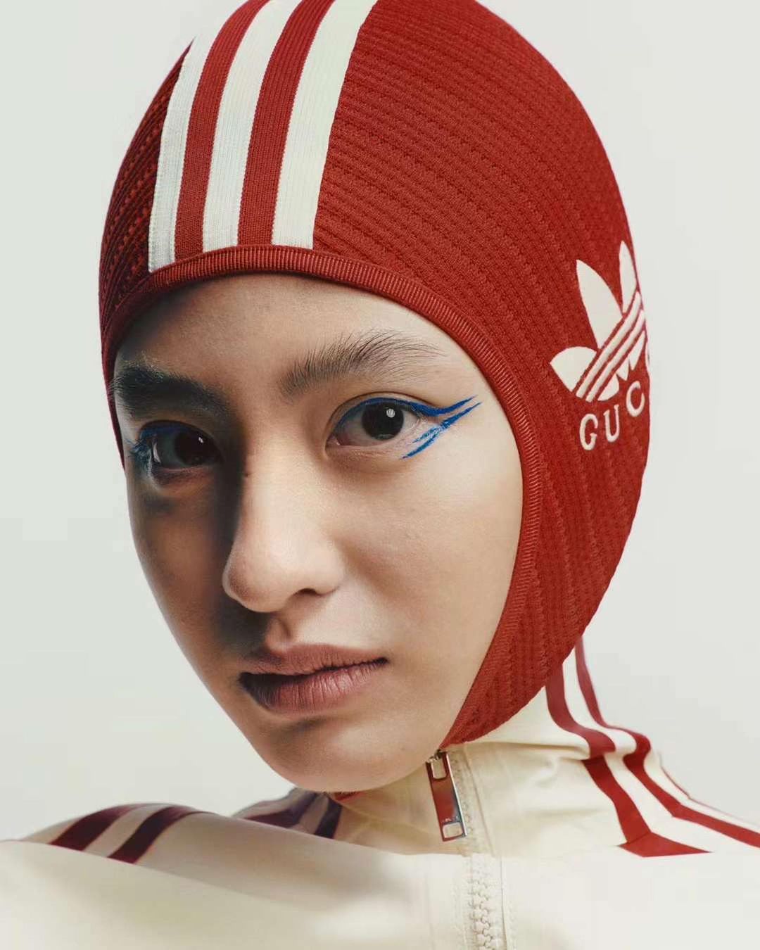 áo khoác mũ trùm đầu thời trang gucci x adidas