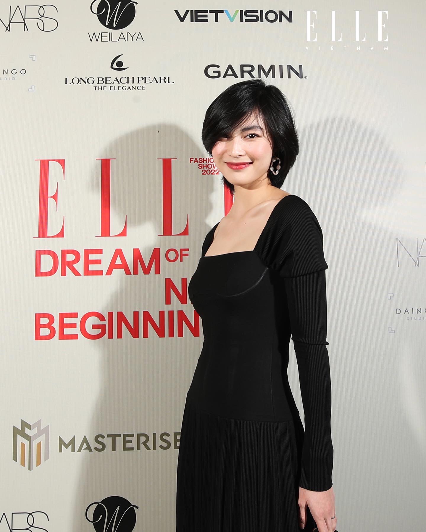 Helen tống tại elle fashion show 2022