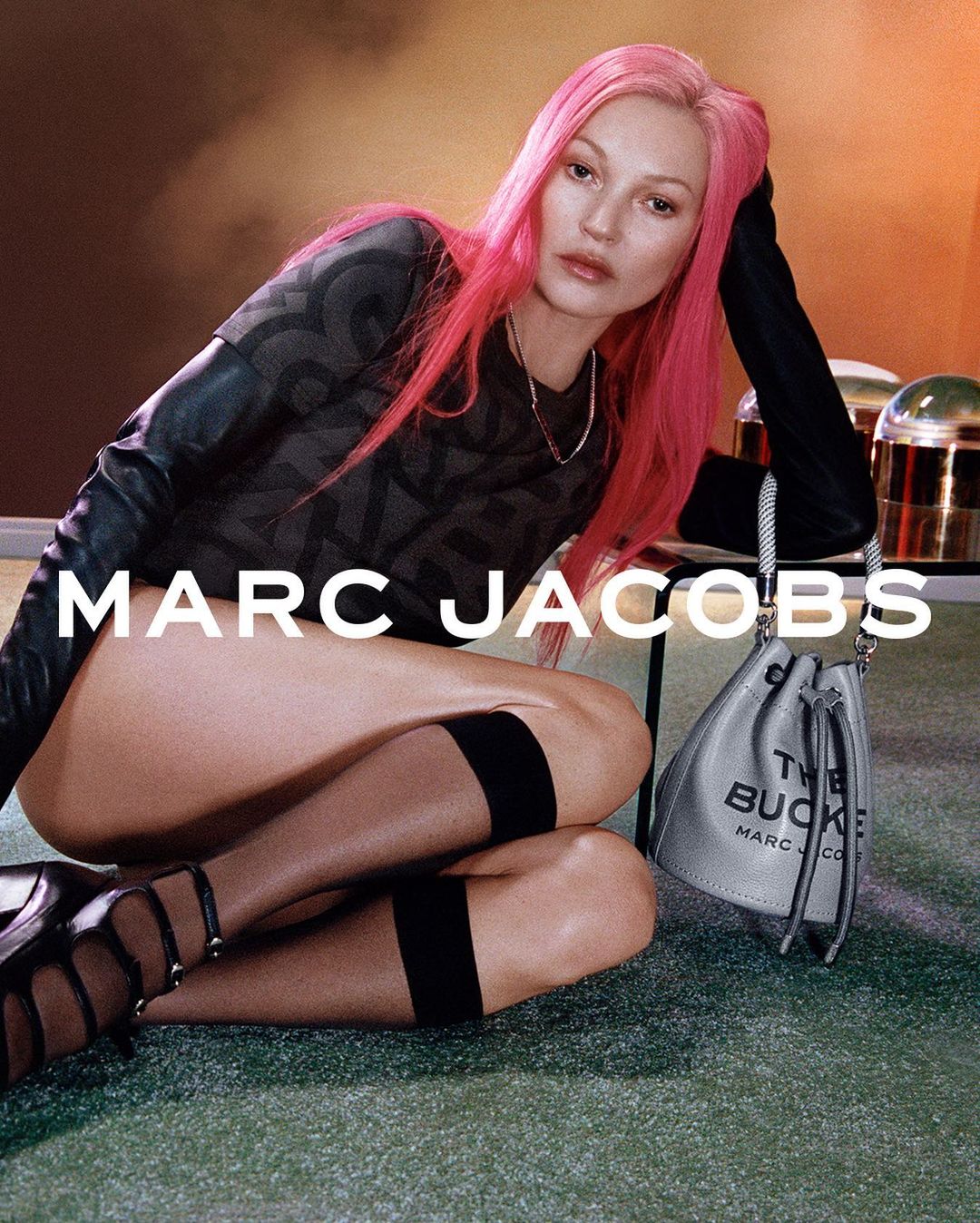 tin lam dep Kate Moss Resort 2022-2023 của Marc Jacobs