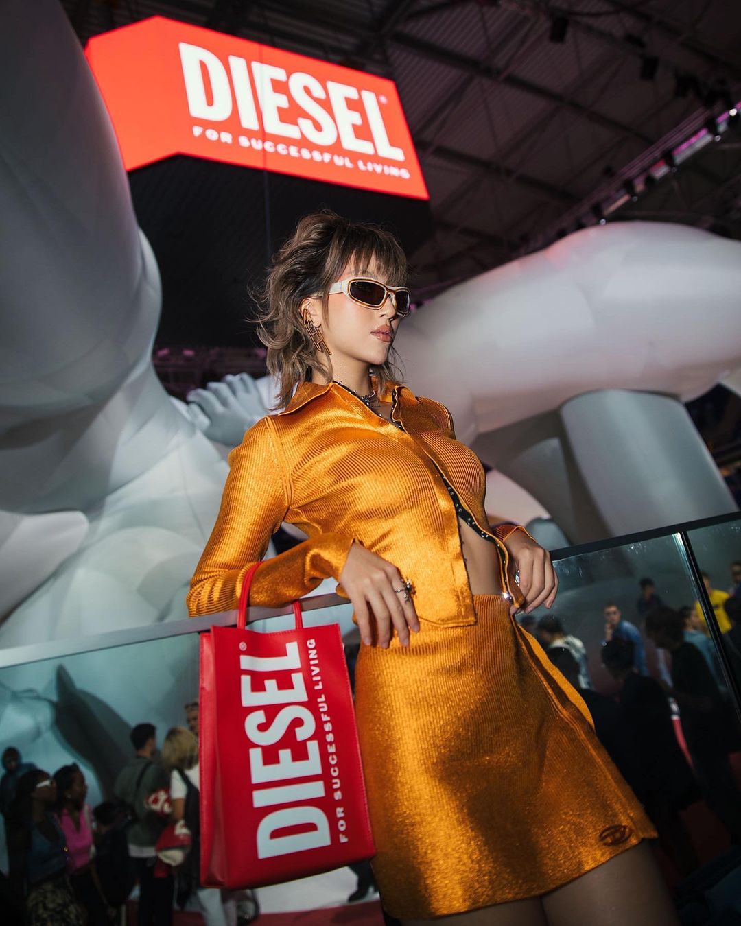 fashionista quỳnh anh shyn tại show diễn diesel