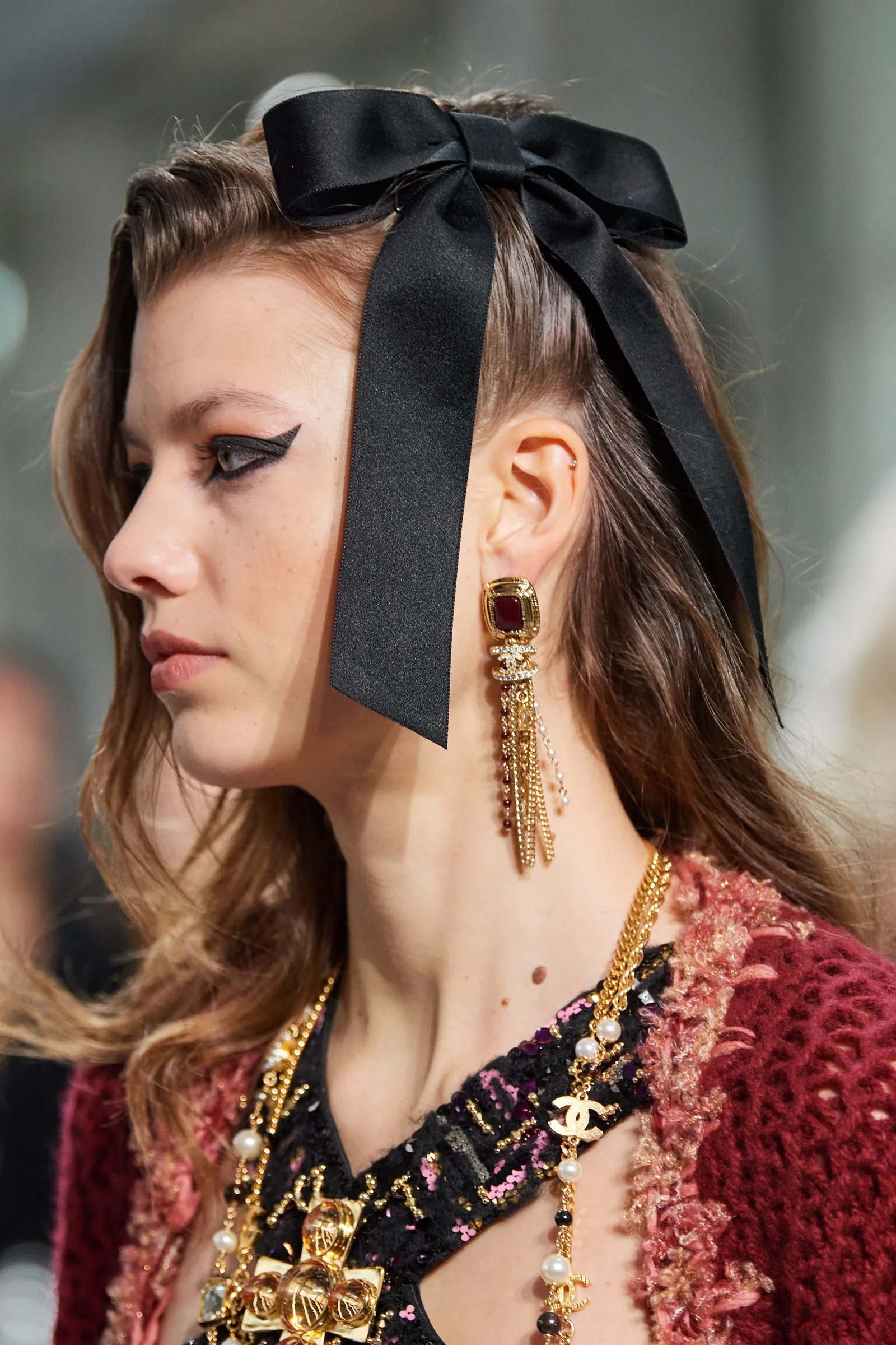 cài tóc CHANEL Métiers d'Art 2022