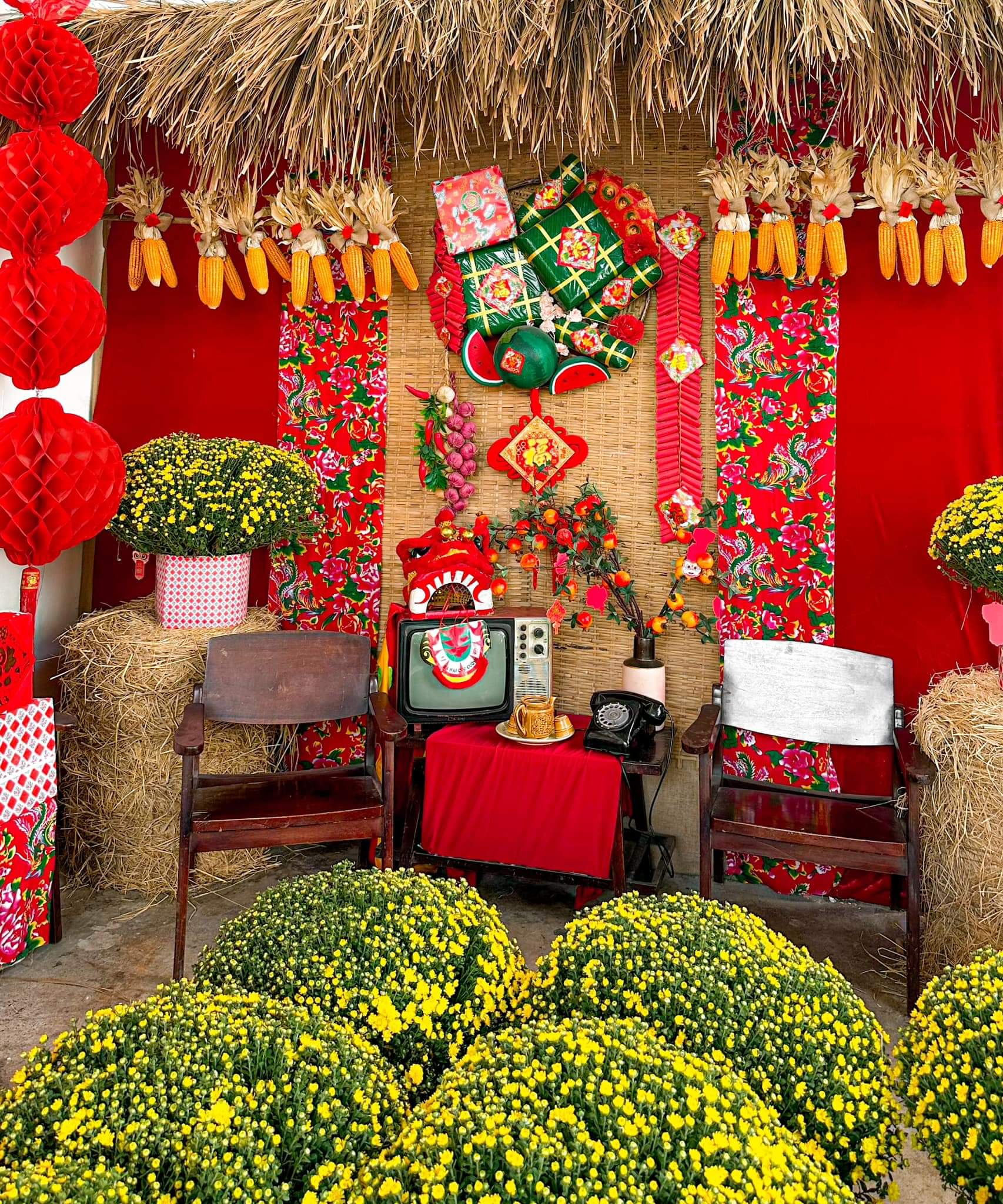 Quán cà phê trang trí tết đẹp Chiêu Coffee