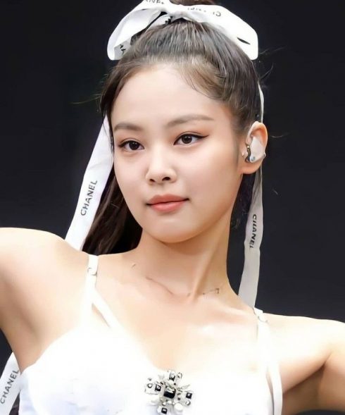 Bắt trend buộc tóc như Jennie BLACKPINK nhan sắc Nhã Phương thăng hạng  đáng kể