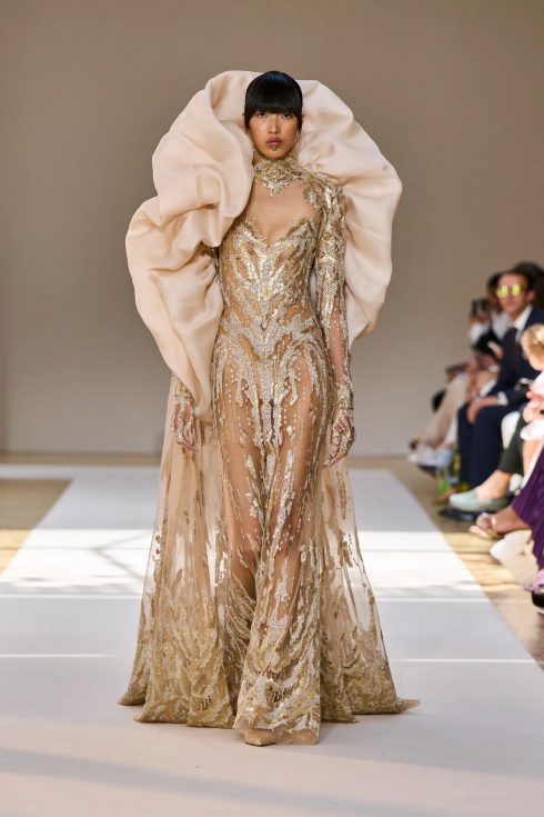 Elie Saab Haute Couture Thu Đông 2022. (Ảnh: Filippo Fior)