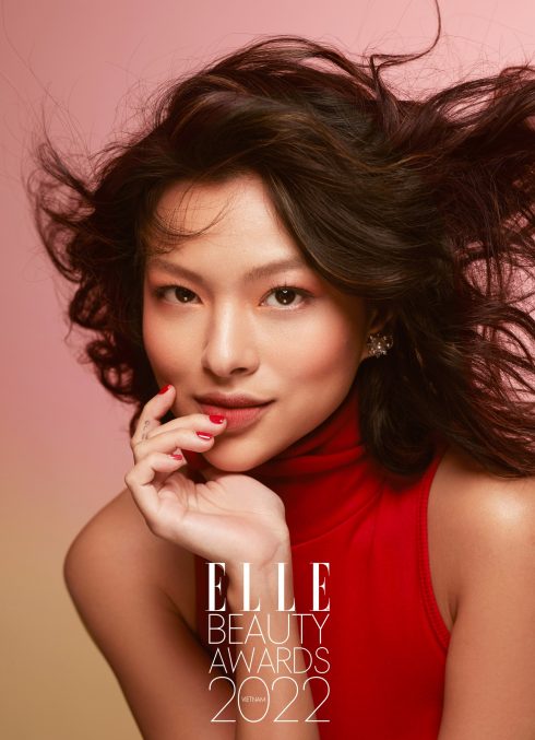 Tú Hảo khởi đầu năm 2022 bằng đề cử hạng mục Best Face của ELLE Beauty Awards 2022.  (Ảnh: ELLE Vietnam)