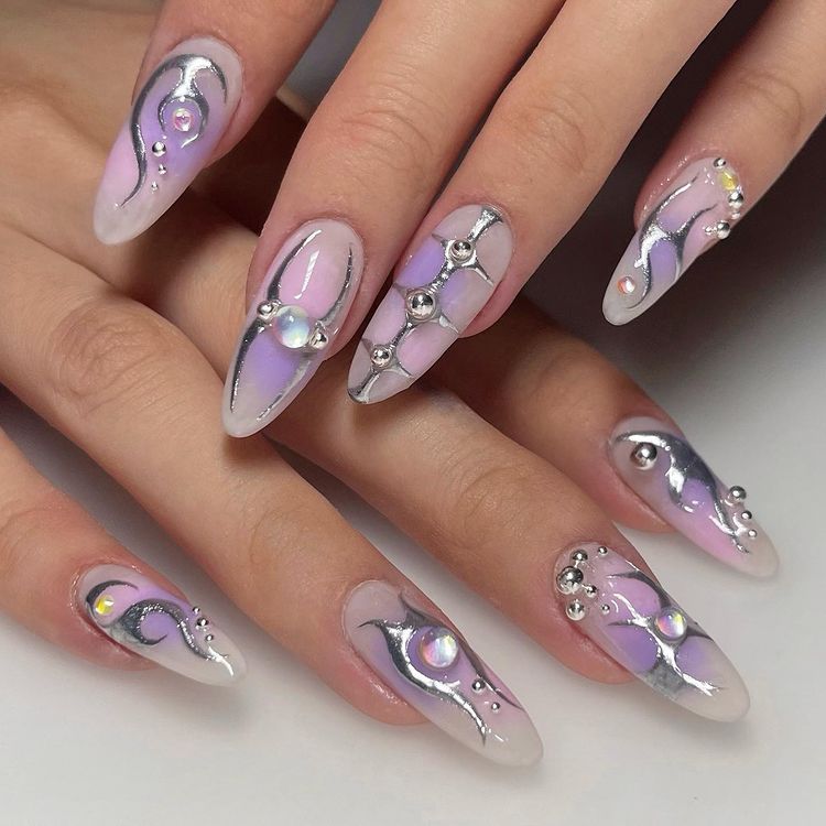 móng tay futuristic nail