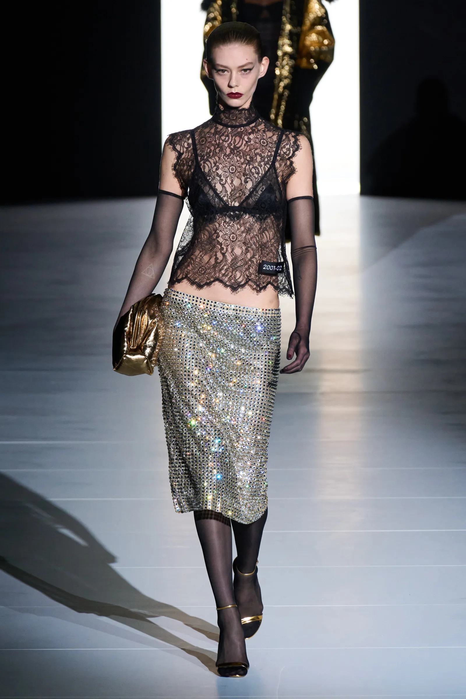 váy đính kim cương dolce & gabbana 2023