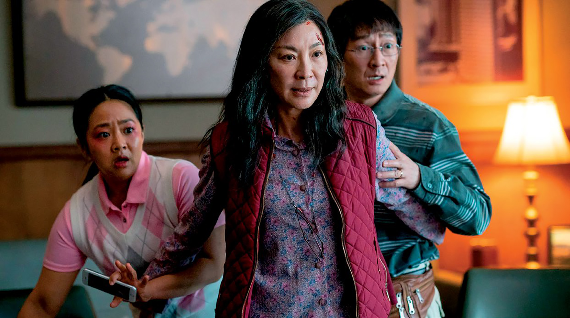 Dương Tử Quỳnh: Biểu tượng gốc Á làm rung chuyển Hollywood ở tuổi U70 Duong Tu Quynh trong phim everything - Dương Tử Quỳnh: Biểu tượng gốc Á làm rung chuyển Hollywood ở tuổi U70
