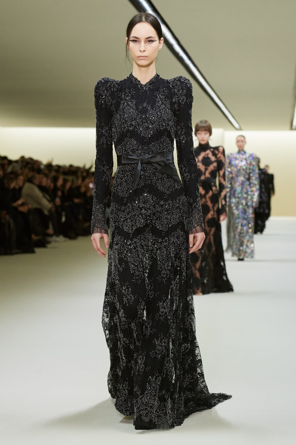 Balenciaga Fall Couture 2023 Trở về sự cốt lõi  Street Vibe