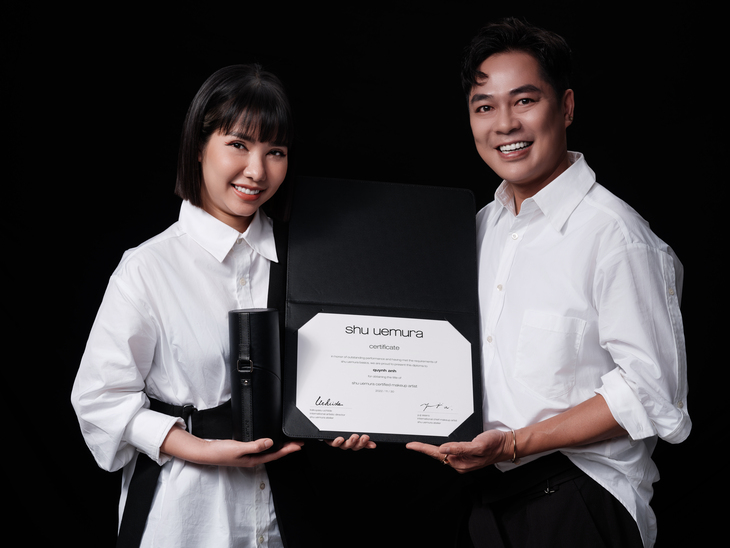 đã giành được danh hiệu Certified Makeup Artist Global của thương hiệu Shu Uemura