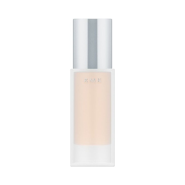 RMK Gel Creamy Foundation là mang đến lớp nền căng bóng cho Lee Da Hee