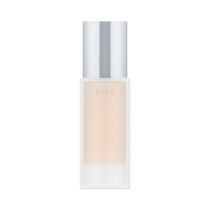 RMK Gel Creamy Foundation là mang đến lớp nền căng bóng cho Lee Da Hee