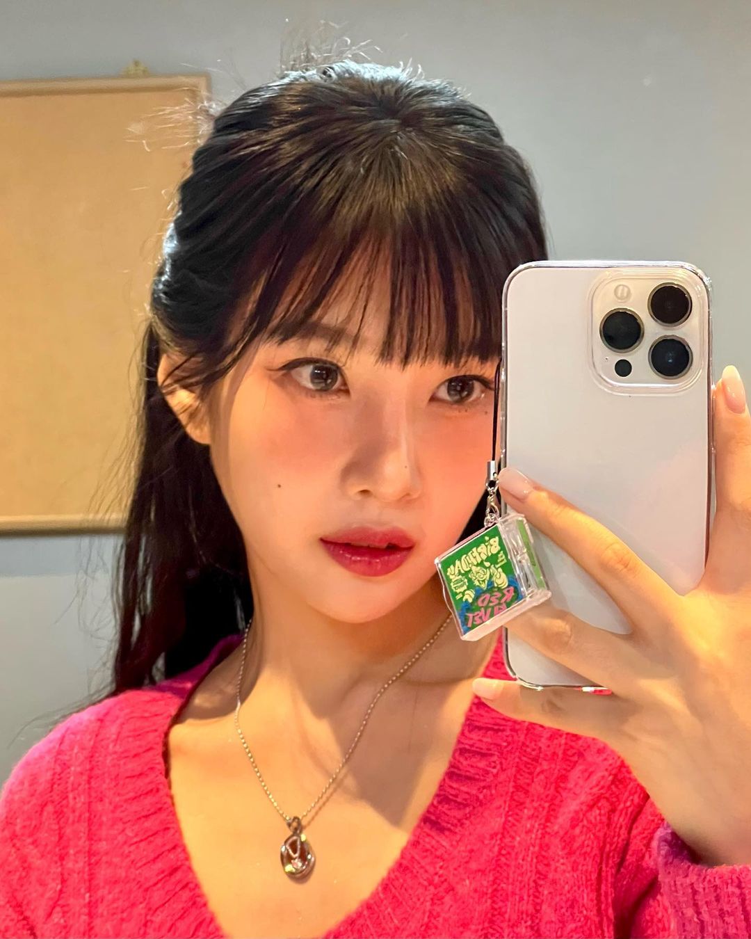 joy red velvet selfie