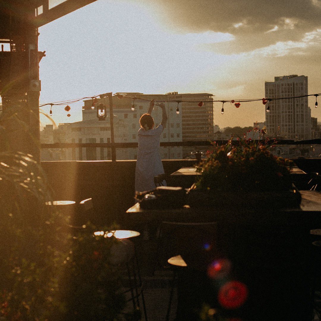 ráng chiều rooftop