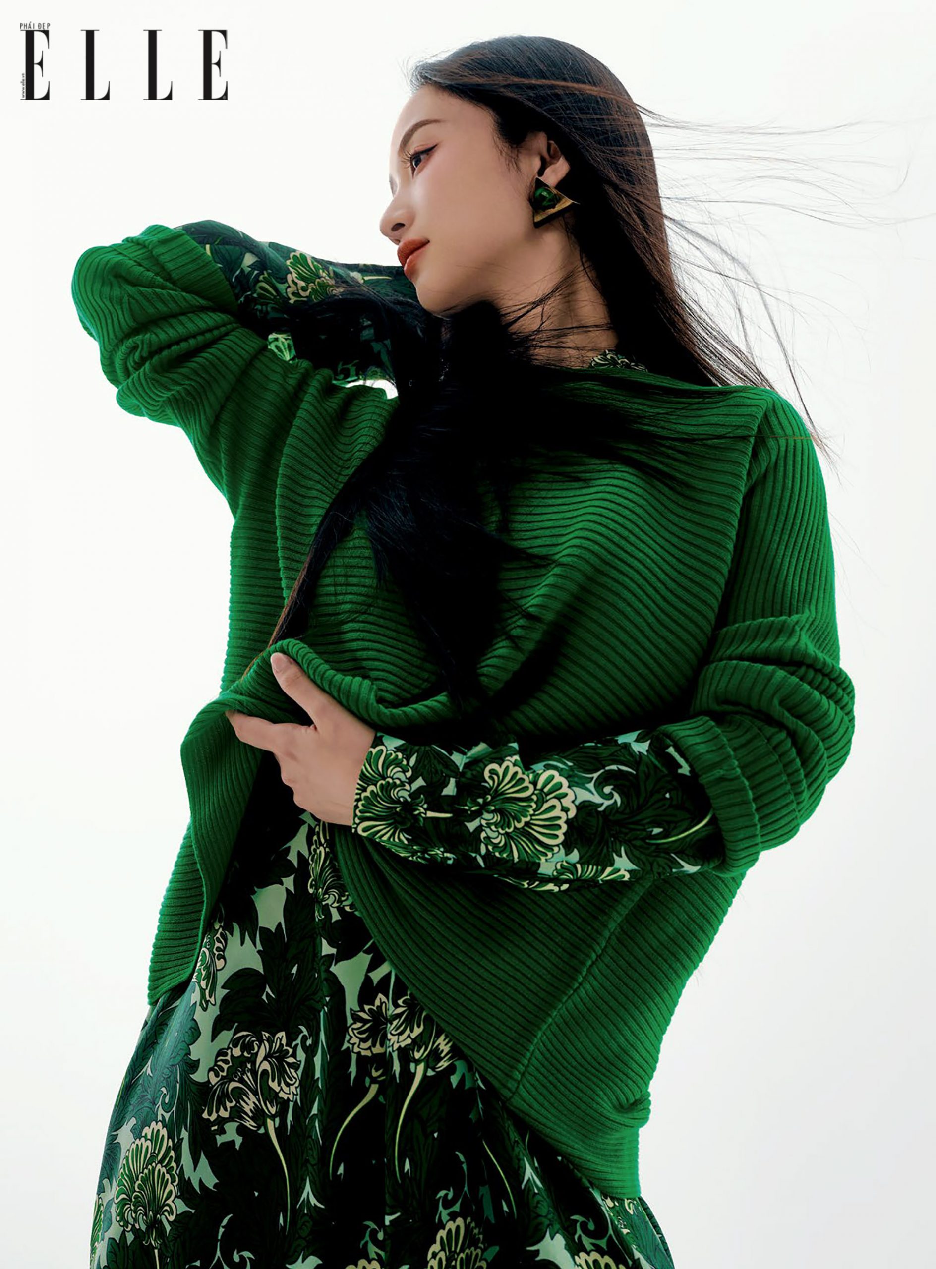 Jun Vũ trong trang phục Max&Co xanh lá