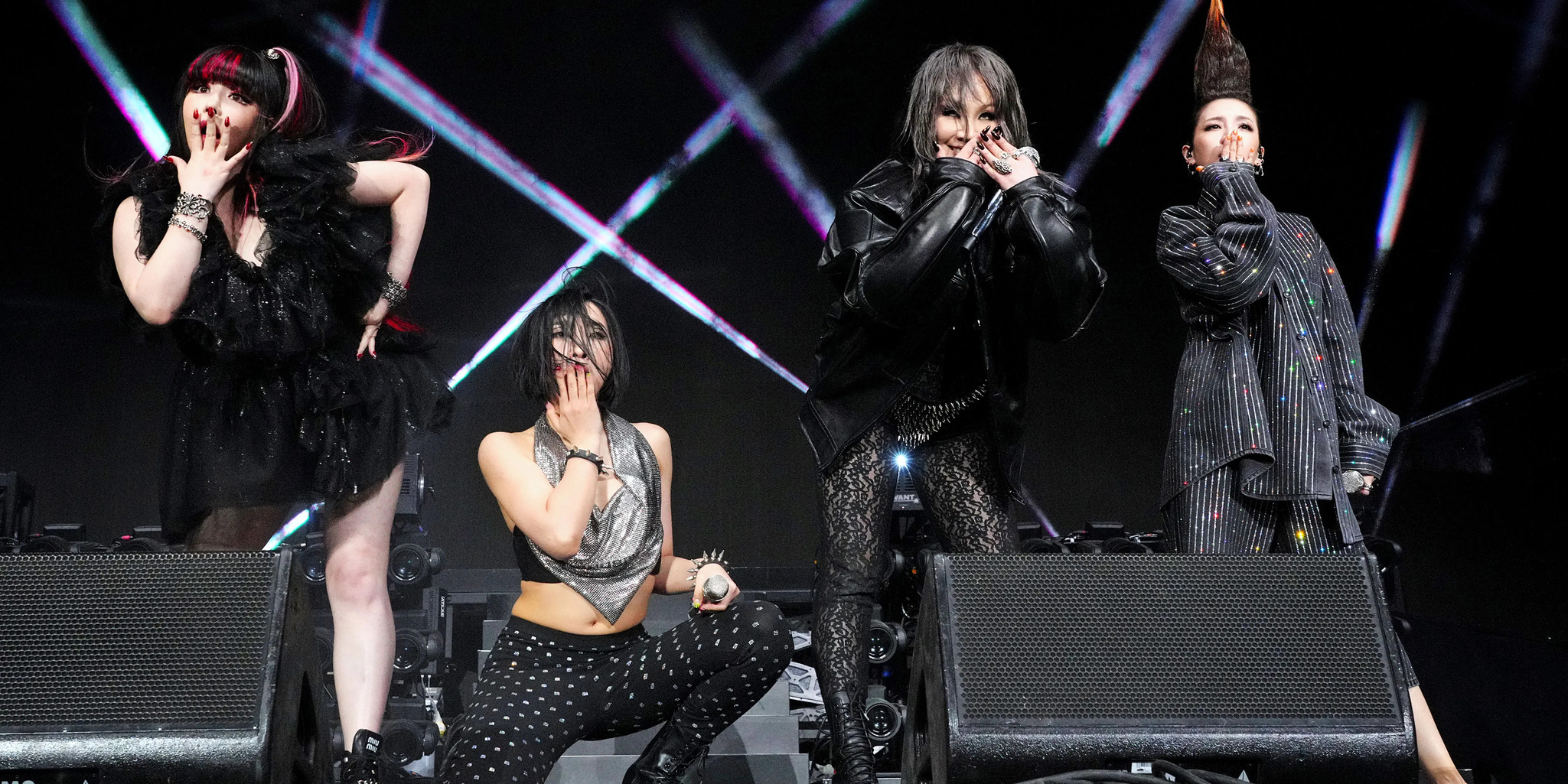 2ne1-tai-hop
