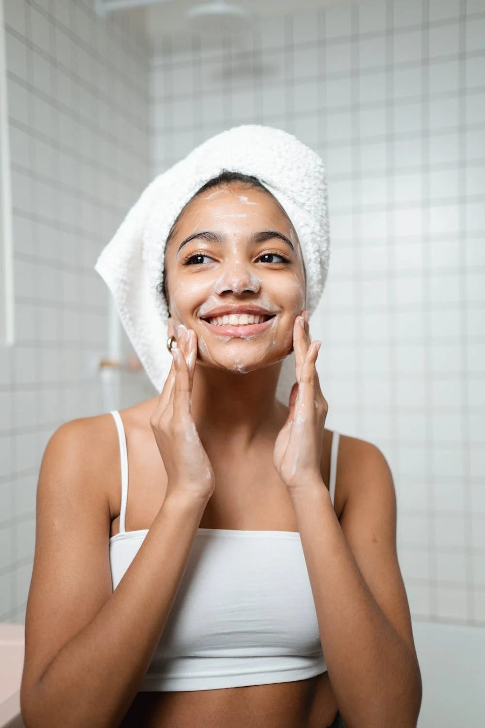 Sữa rửa mặt phù hợp giúp bạn cải thiện tình trạng da khô.