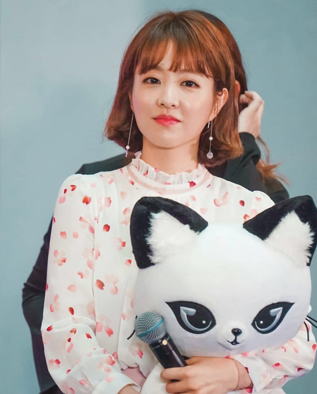 Park Bo Young che khuyết điểm mặt dài với tóc Bob mái thưa.