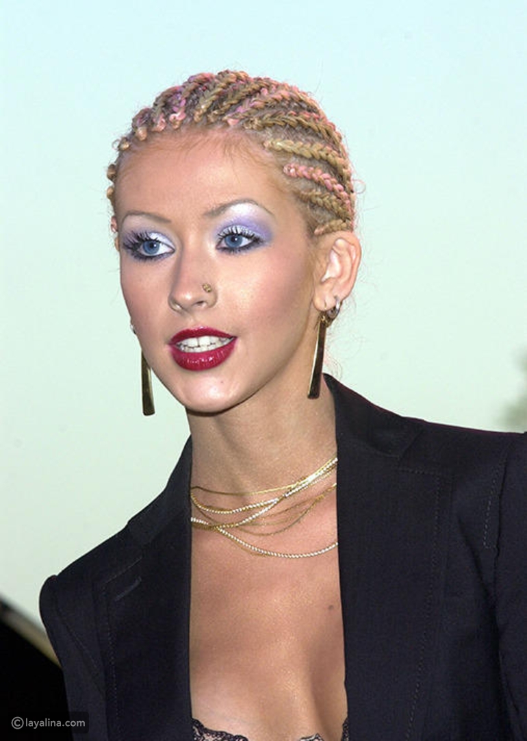 Christina Aguilera cũng là những biểu tượng với lối trang điểm mắt y2k của 90s