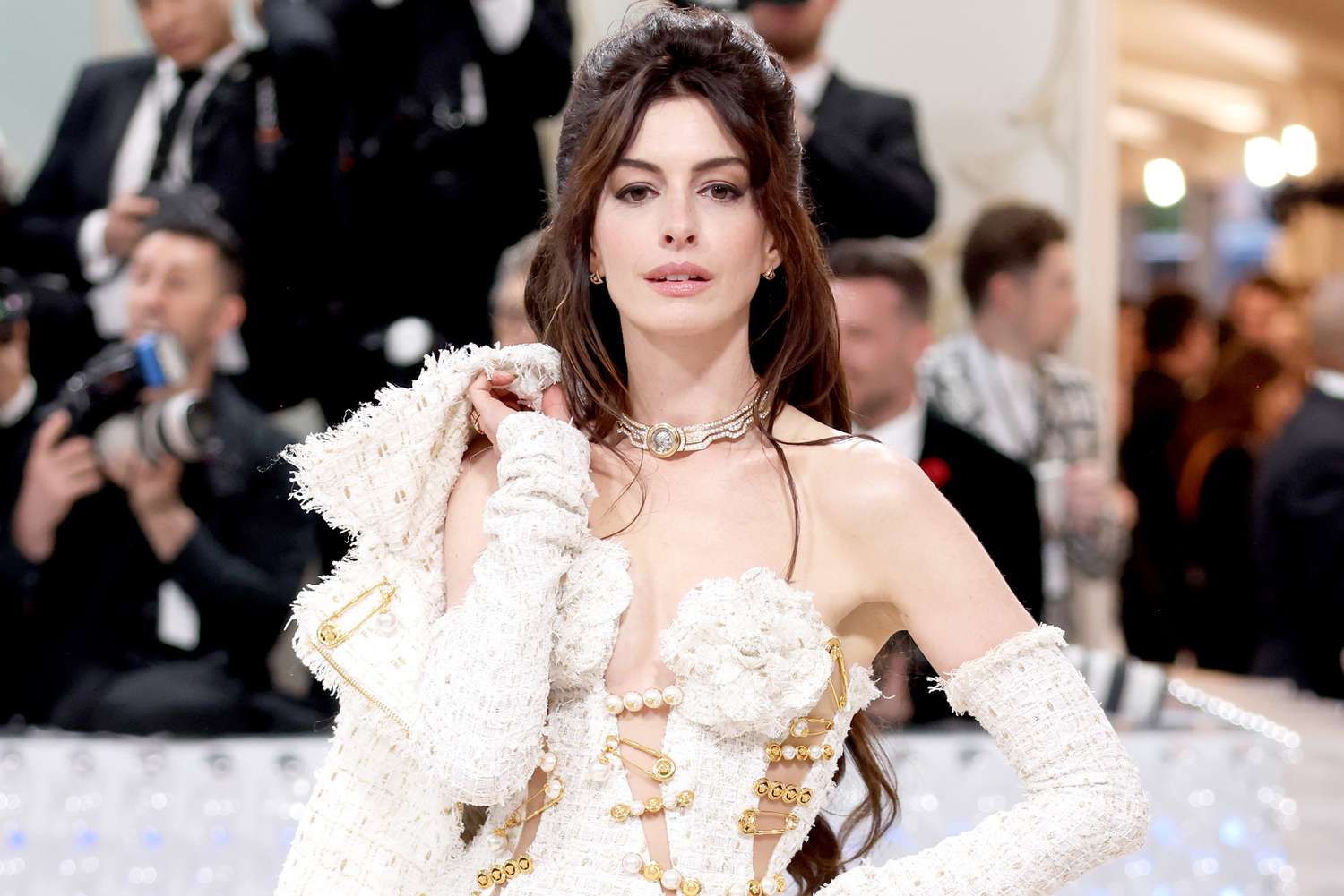 anne hathaway met gala 2023