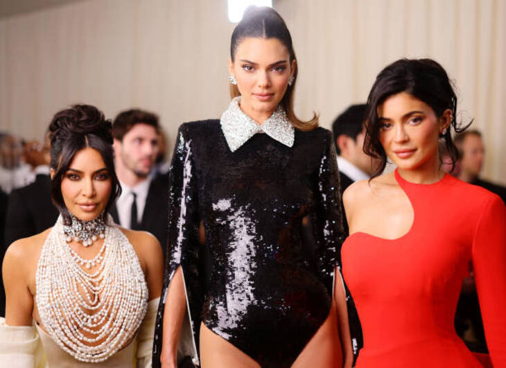 Chị em nhà Jenner tham dự thảm đỏ Met Gala 2023. Ảnh: Getty Images.