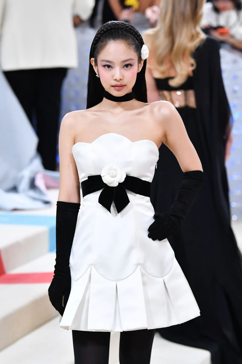 jennie met gala 2023 thời trang