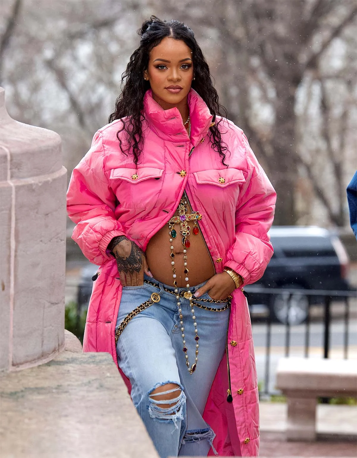 rihanna thời trang mẹ bầu