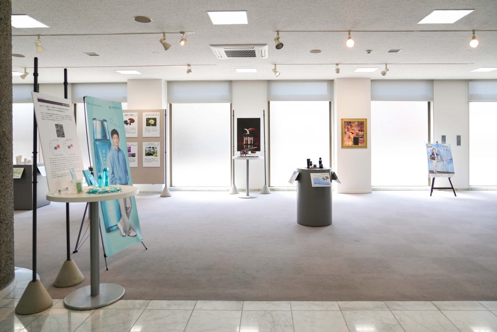 Một góc trưng bày sản phẩm đầy nghệ thuật tại trụ sở Menard Nhật Bản.