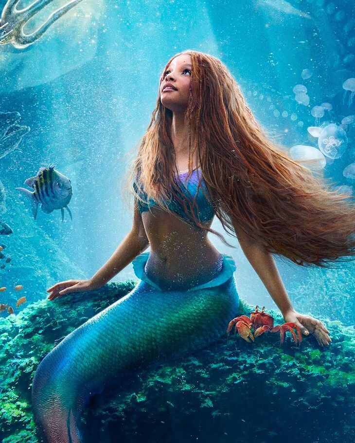 Halle Bailey trong vai Nàng tiên cá Ariel có mái tóc đỏ khác với khuôn mẫu. Ảnh: Instagram@ disneystudios.