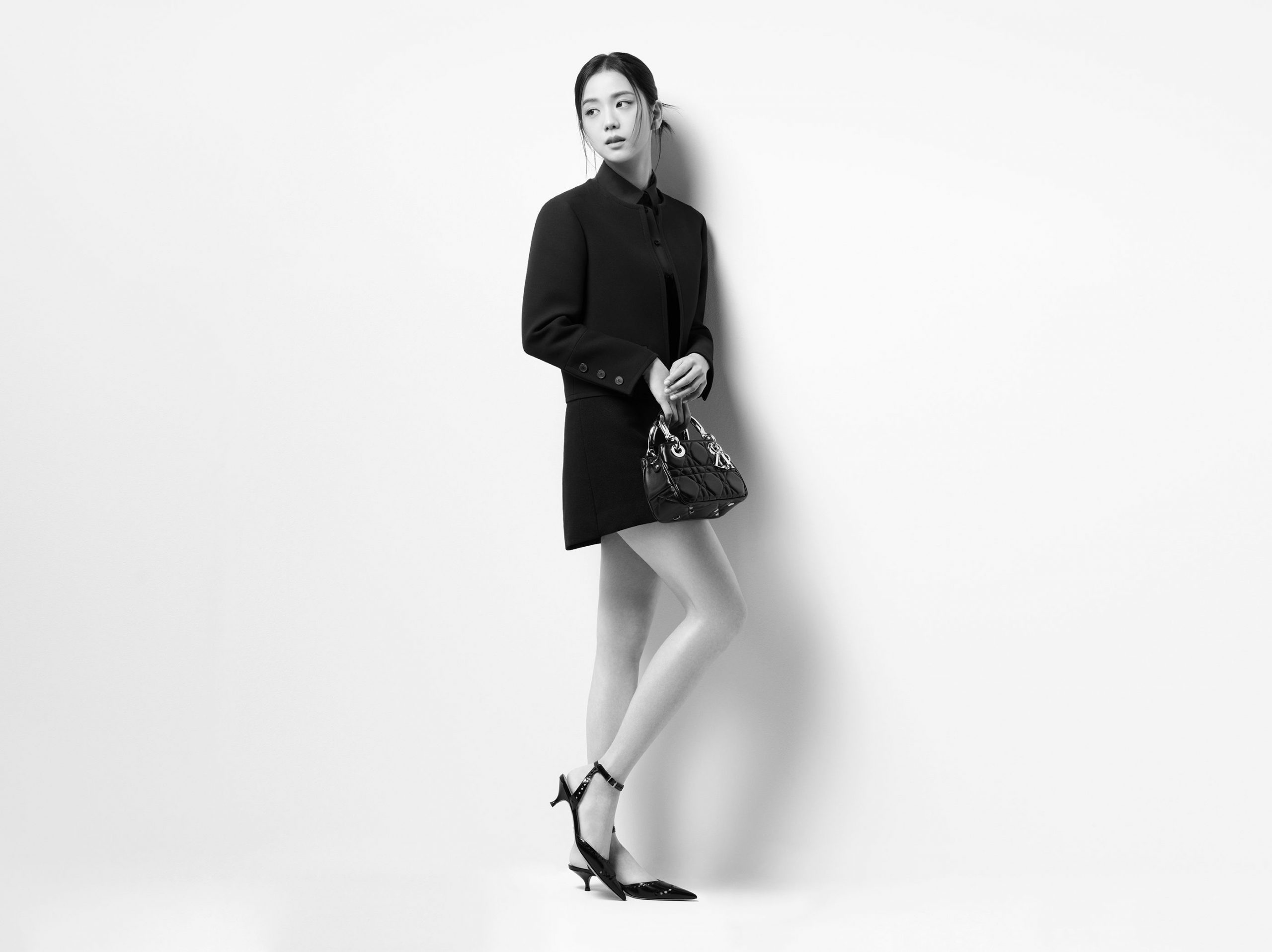 Công chúa Dior Jisoo BLACKPINK trở lại với chiến dịch quảng bá túi Lady  9522  ELLE