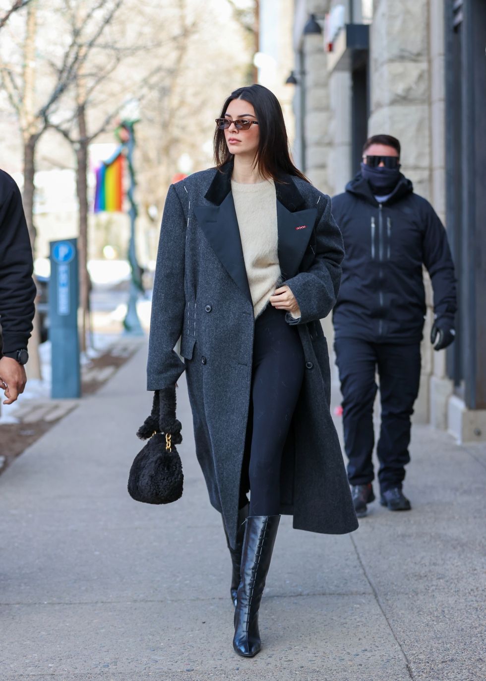 Kendall jenner diện blazer oversized