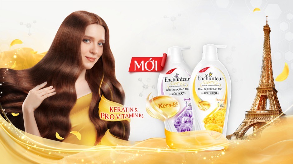 Dầu gội Enchanteur giúp dưỡng tóc mượt thơm.