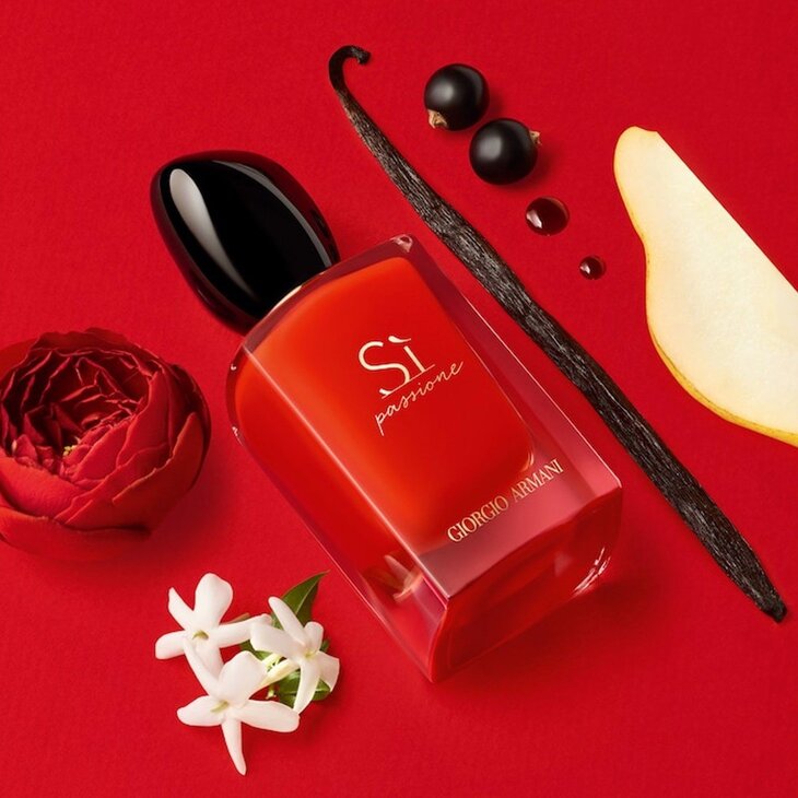 Nước hoa Giorgio Armani Sì Passione.