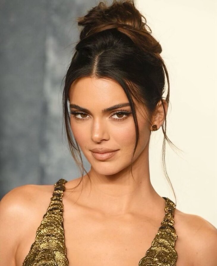 Kem nền Armani Power Fabric+ Foundation SPF 25 được Kendall Jenner  yêu thích.