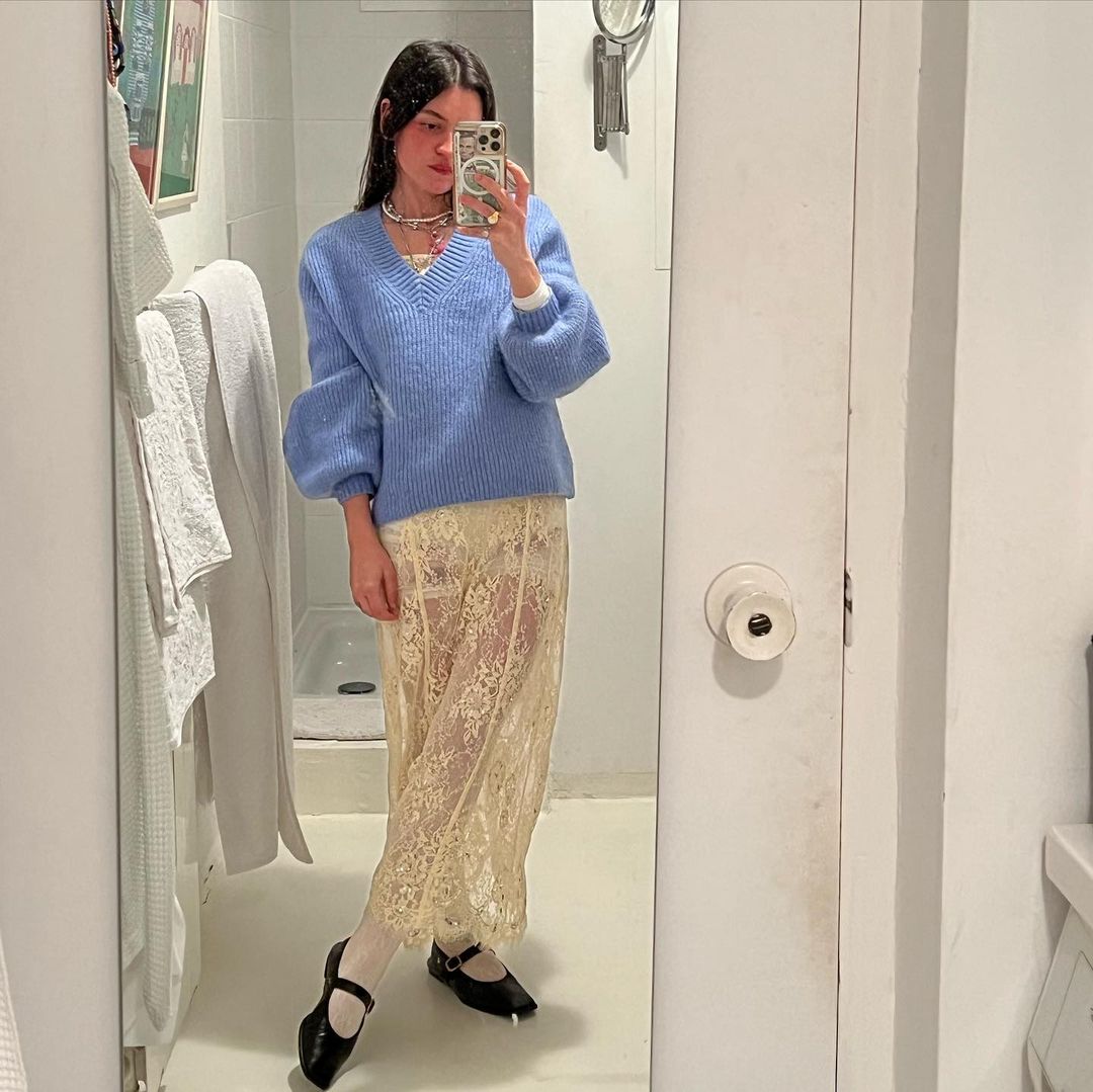 monpetitchuchu diện váy maxi ren