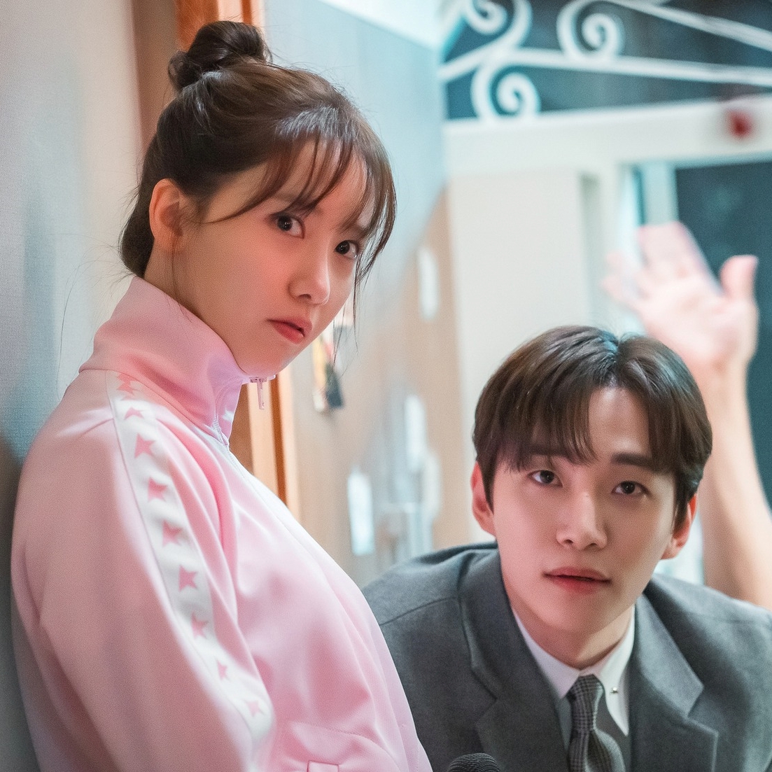 Lee Jun Ho và YoonA trong phim Hàn Khách sạn vương giả